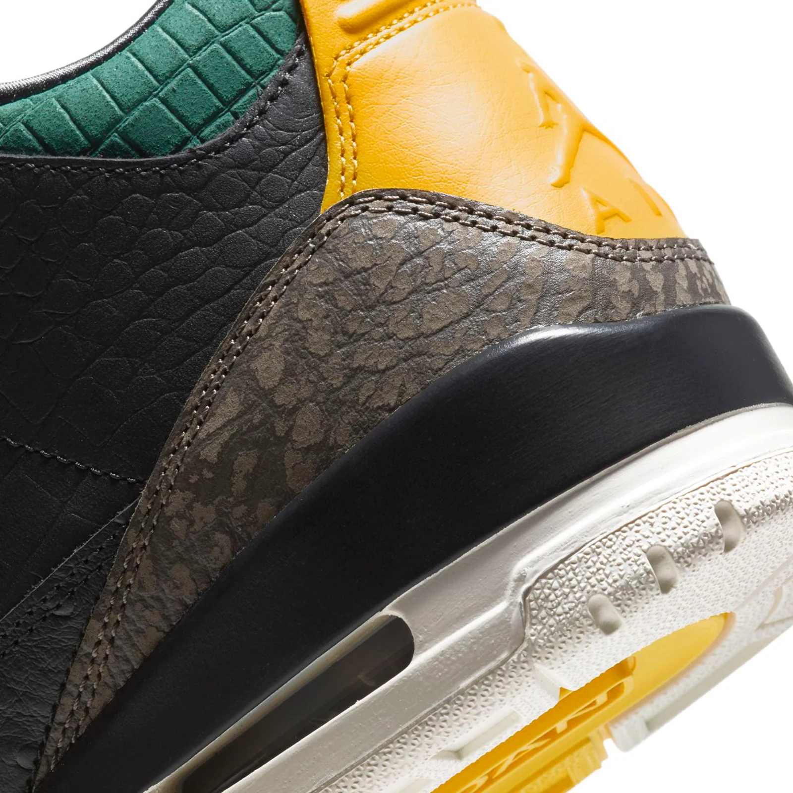 Air Jordan 3 Retro SE Animal Instinct 2.0 - Image 9