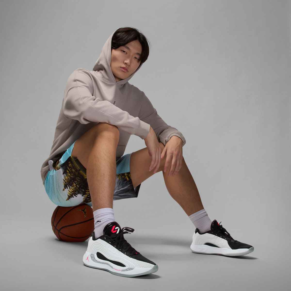 Luka 4 White Cement - Image 11